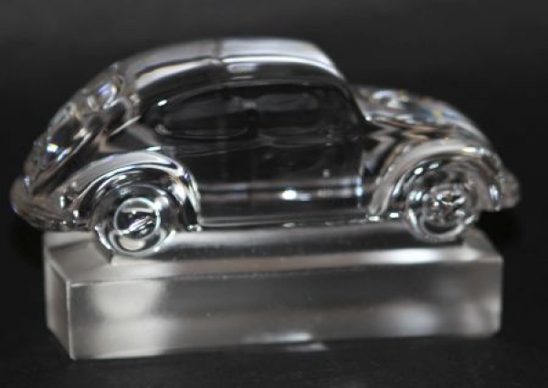 Volkswagen Beetle Paperweight 1950 FK Galena on base (4586)